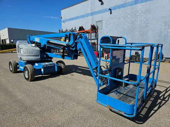 2016 Genie Z-45/25J DC Articulating Boom Lift