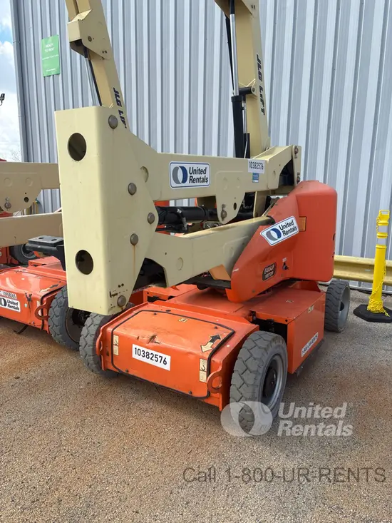 2015 JLG E400AJPN Articulating Boom Lift