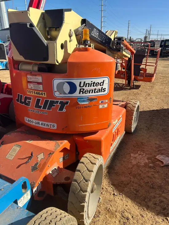 2013 JLG E450AJ Articulating Boom Lift