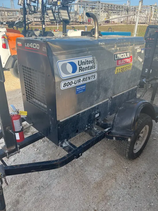 2022 Lincoln Electric LE400 Welder