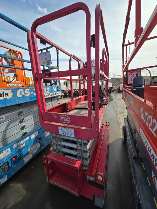 2018 MEC MICRO 19 Scissor Lift