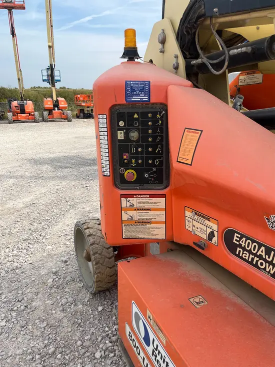 2016 JLG E400AJPN Articulating Boom Lift