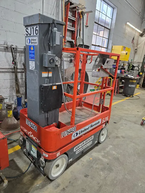 2018 Skyjack SJ16 Self-Propelled One-Person Lift