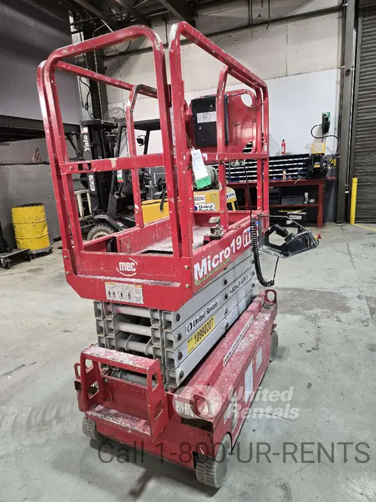 2019 MEC MICRO 19 Scissor Lift