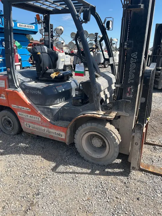 2019 Toyota 8FDU25 Warehouse Forklift