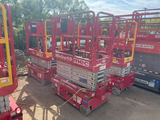 2019 MEC MICRO 19 Scissor Lift