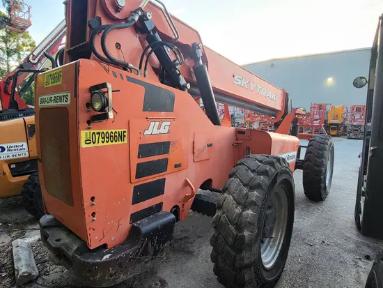2017 SKYTRAK 6042 Forklift