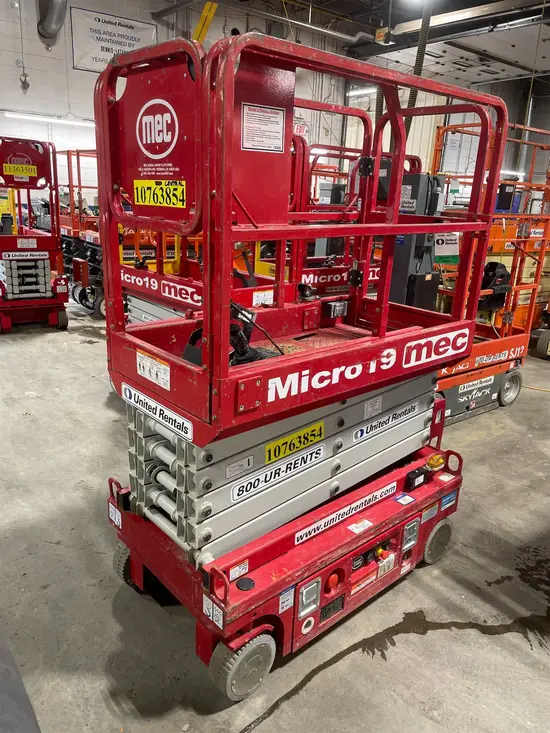 2018 MEC MICRO 19 Scissor Lift