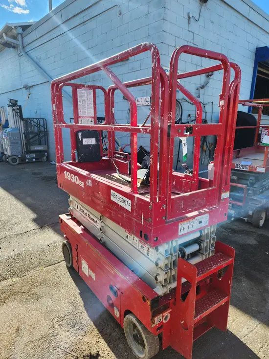 2017 MEC 1930SE Scissor Lift
