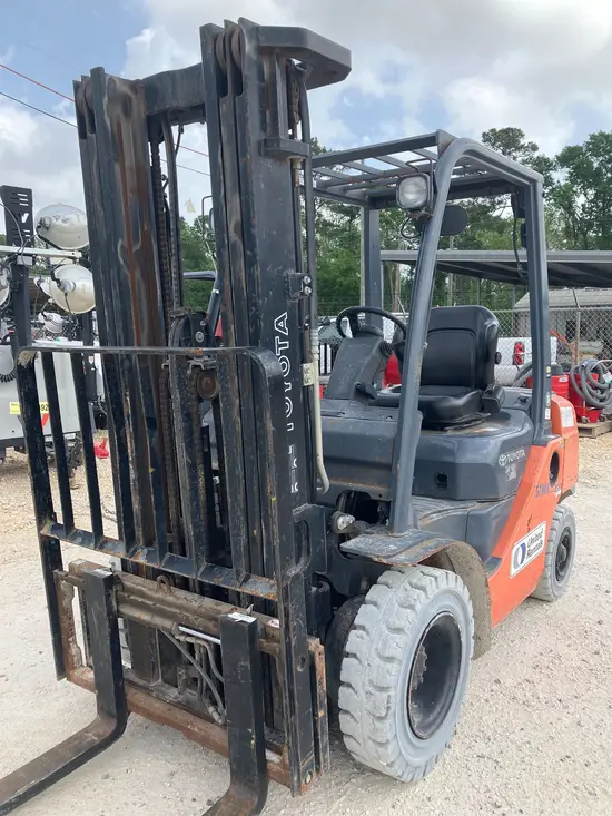 2018 Toyota 8FDU25 Warehouse Forklift