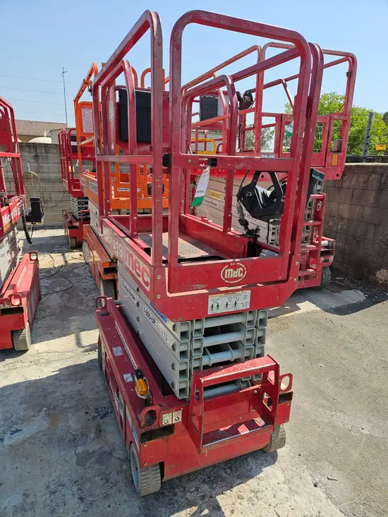 2018 MEC MICRO 19 Scissor Lift
