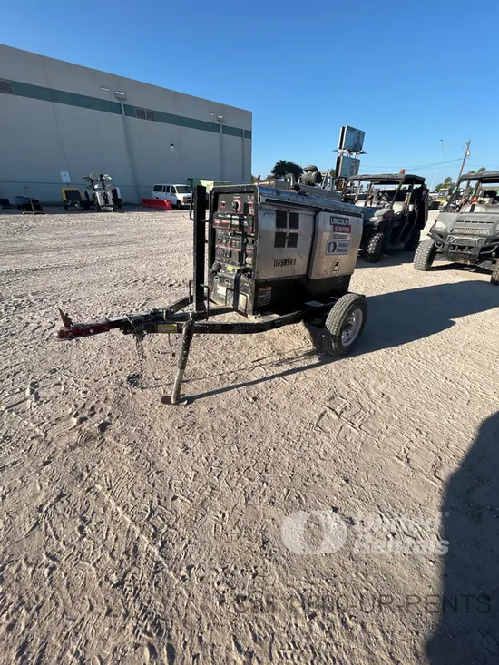 2023 Lincoln Electric VANTAGE 322 Welder