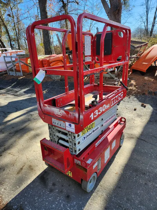 2017 MEC 1330SE Scissor Lift