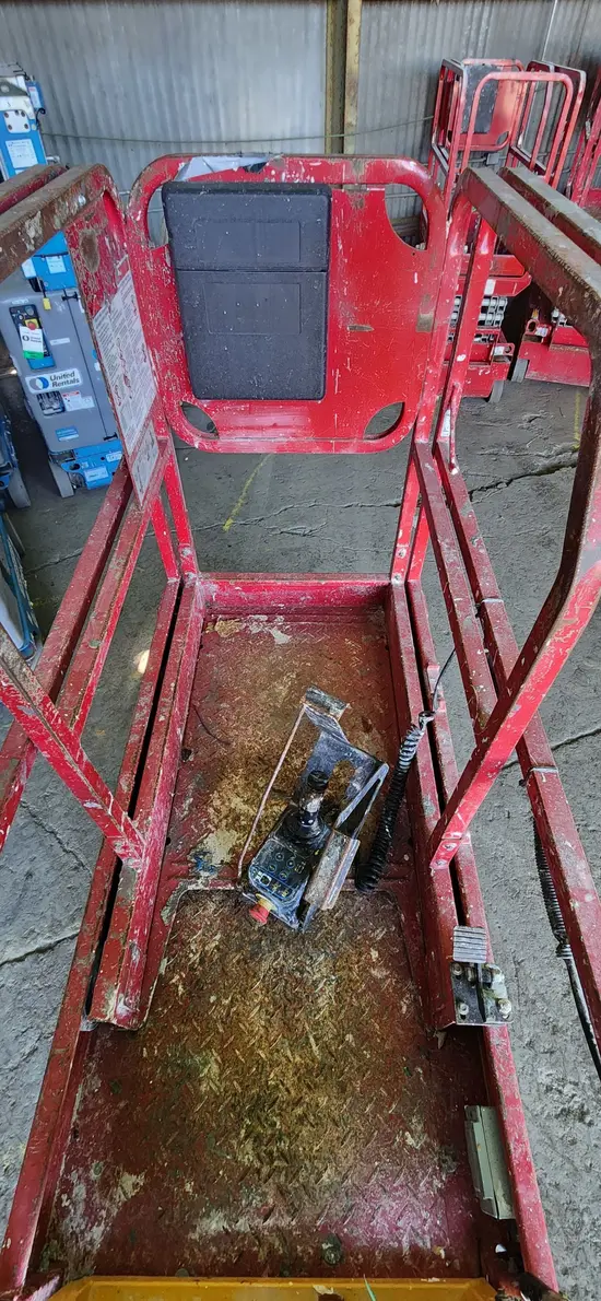 2018 MEC MICRO 19 Scissor Lift