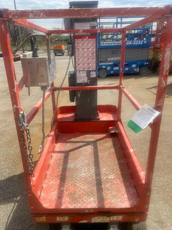 2018 Skyjack SJ12 Self-Propelled One-Person Lift
