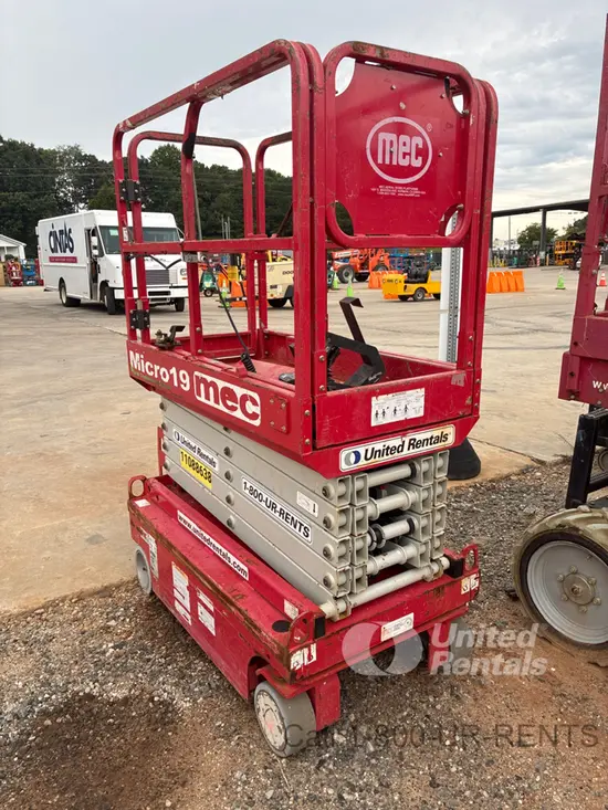 2020 MEC MICRO 19 Scissor Lift