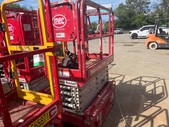 2019 MEC MICRO 19 Scissor Lift