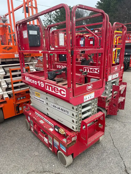 2018 MEC MICRO 19 Scissor Lift