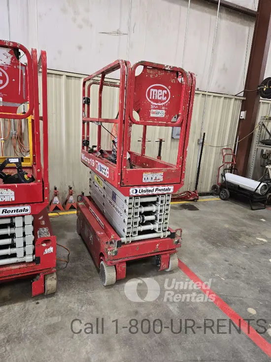 2019 MEC MICRO 19 Scissor Lift