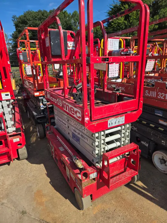 2018 MEC MICRO 19 Scissor Lift
