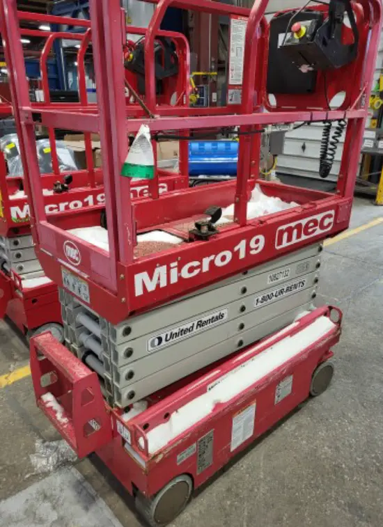 2018 MEC MICRO 19 Scissor Lift