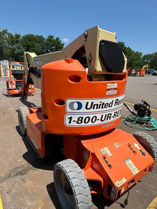 2017 JLG E400AJPN Articulating Boom Lift
