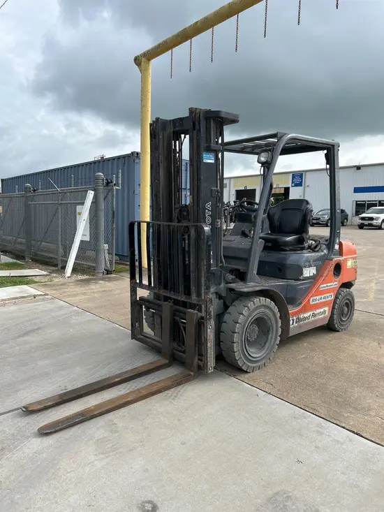 2018 Toyota 8FDU25 Warehouse Forklift