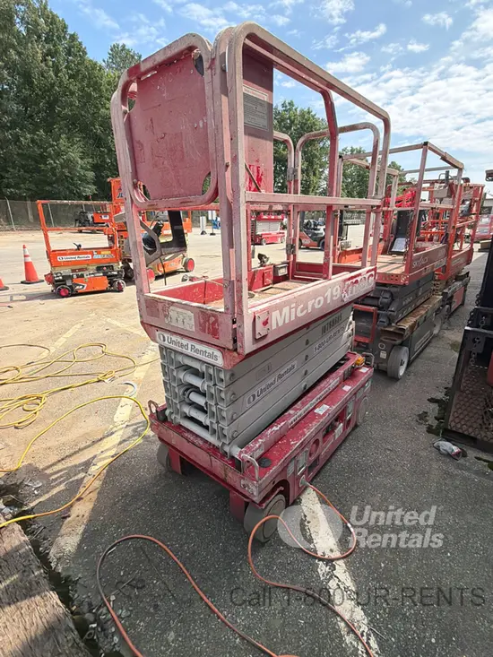2018 MEC MICRO 19 Scissor Lift