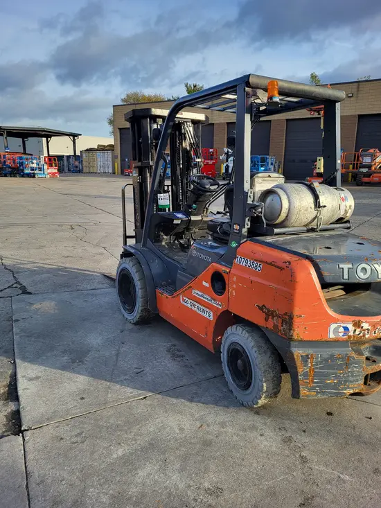 2018 Toyota 8FGU30 Warehouse Forklift