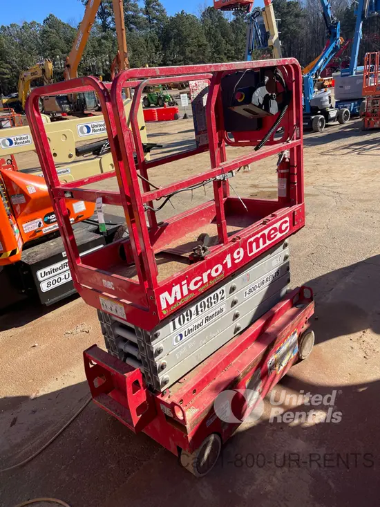 2019 MEC MICRO 19 Scissor Lift