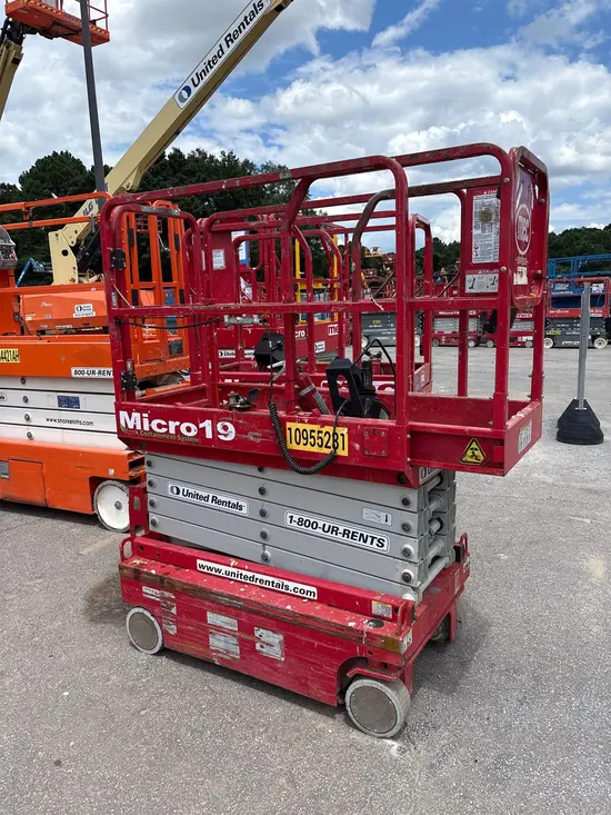 2019 MEC MICRO 19 Scissor Lift