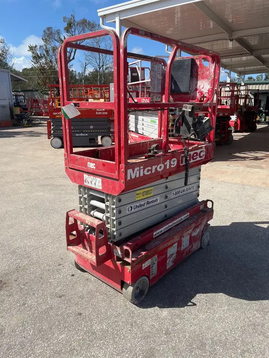2018 MEC MICRO 19 Scissor Lift