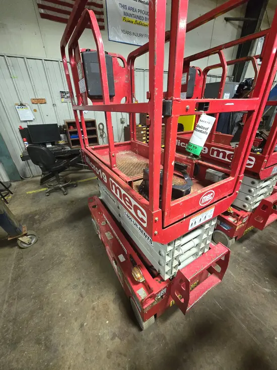 2018 MEC MICRO 19 Scissor Lift
