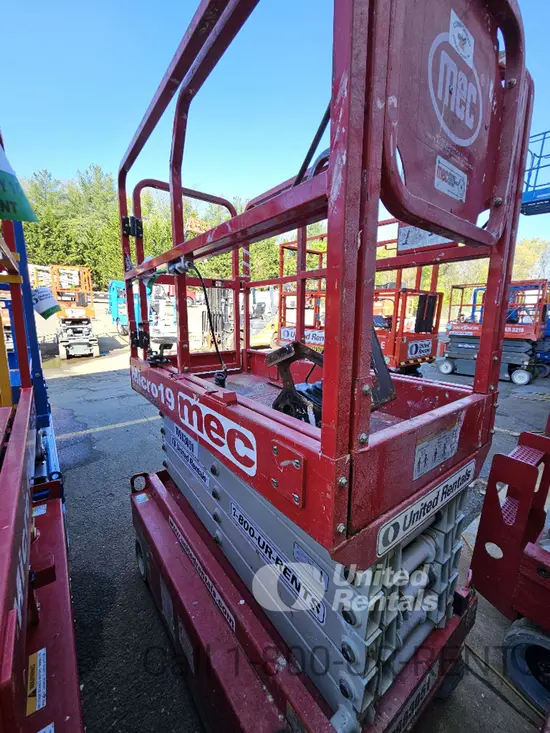 2019 MEC MICRO 19 Scissor Lift