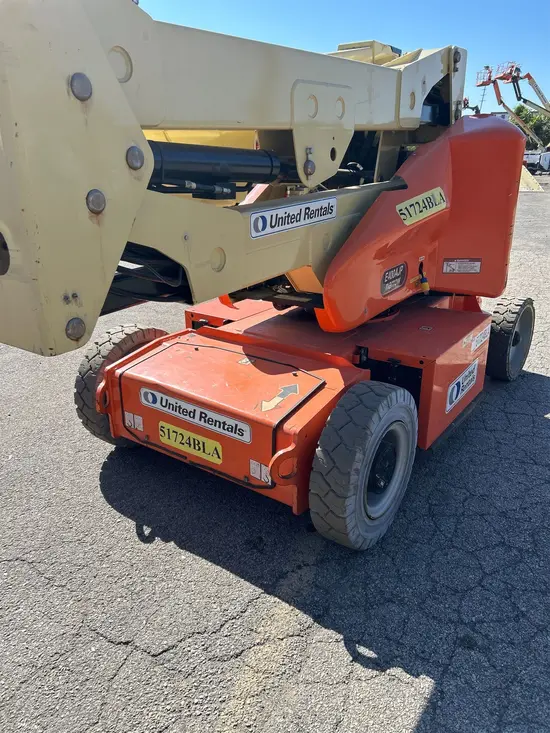 2017 JLG E400AJPN Articulating Boom Lift