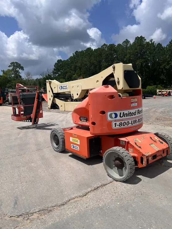 2017 JLG E400AJPN Articulating Boom Lift