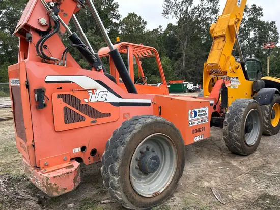 2015 SKYTRAK 6042 Forklift
