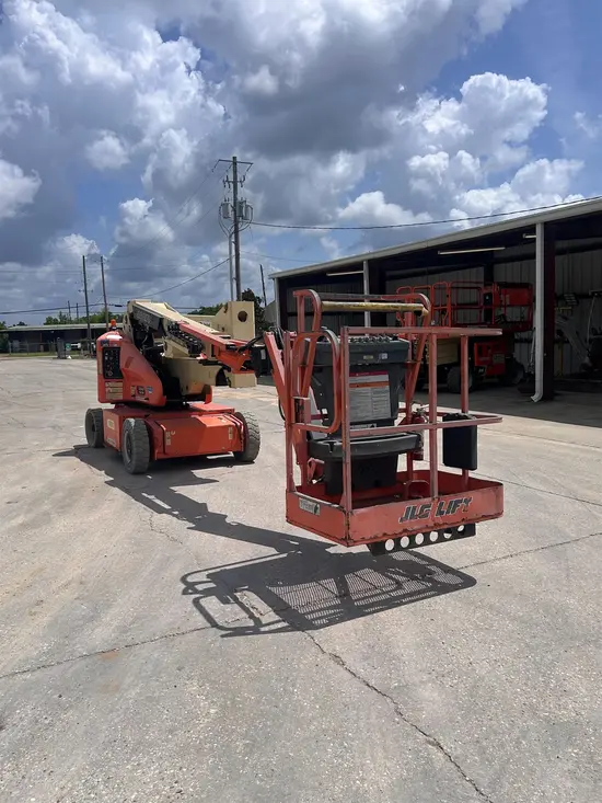 2017 JLG E400AJPN Articulating Boom Lift