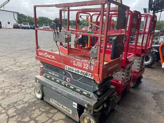 2016 Skyjack SJIII3219 Scissor Lift