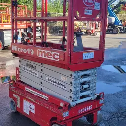 2018 MEC MICRO 19 Scissor Lift