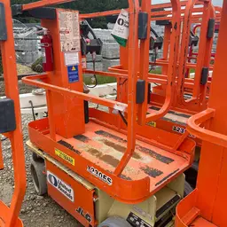 2018 JLG 1230ES Self-Propelled One-Person Lift