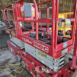 2017 MEC 1330SE Scissor Lift