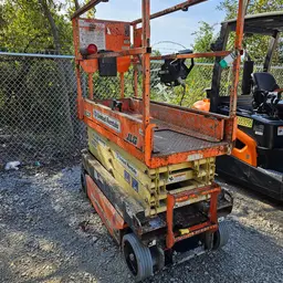 2017 JLG 1932R Scissor Lift