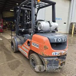 2018 Toyota 8FGU30 Warehouse Forklift