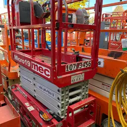 2017 MEC MICRO 19 Scissor Lift