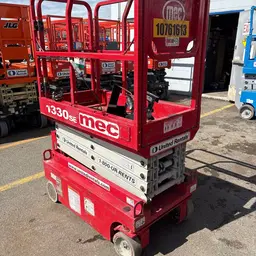 2018 MEC 1330SE Scissor Lift