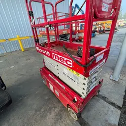 2018 MEC MICRO 19 Scissor Lift