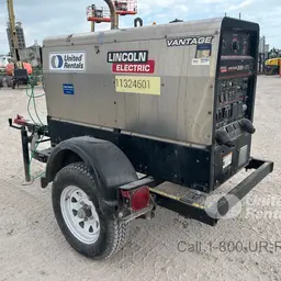 2021 Lincoln Electric VANTAGE 322 Welder