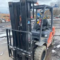 2019 Toyota 8FGU30 Warehouse Forklift