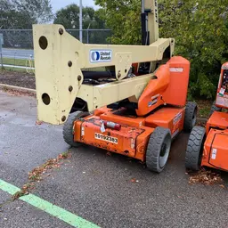 2013 JLG E450AJ Articulating Boom Lift